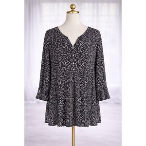 Cocomo Popover Top Black White Silver Buttons Stretch Knit Roll Tab Sleeve 2X